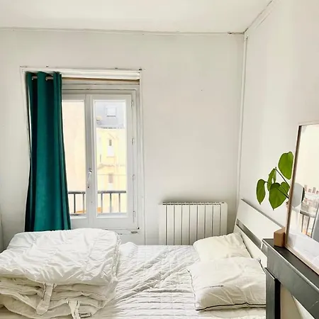 Apt In Batignolles With View Eiffel Tower * Parigi